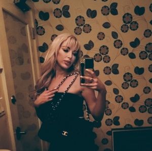 BLACK CAVIAR CLASSIC DOUBLE FLAP WITH GOLD HARDWAR